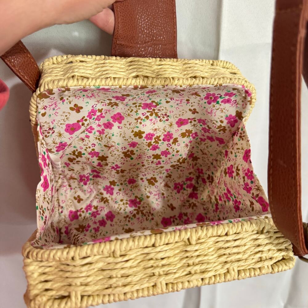 Women's Straw Square Wicker Crossbody Bag Summertime Picnic Vibes - Picture 4 of 9